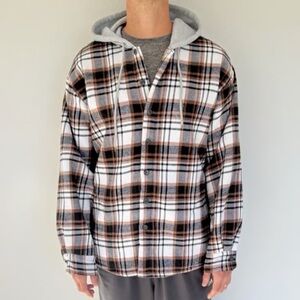 Black and tan plaid fleece lined hooded button up shirt jacket shacket size XL